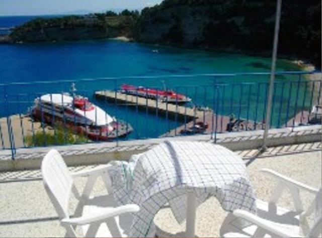 Pansion Panorama Aparthotel Patitiri  Exterior photo